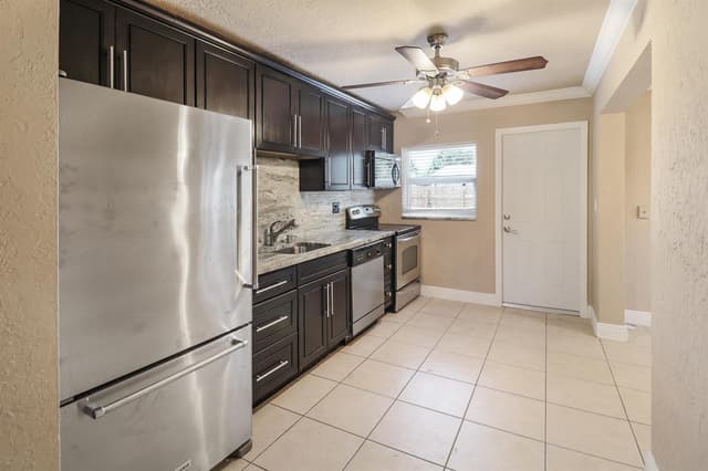 5249 NE 4TH Terrace, Oakland Park FL 33334 - Oakland Park, FL - Photo 6