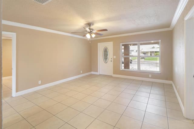 5249 NE 4TH Terrace, Oakland Park FL 33334 - Oakland Park, FL - Photo 3