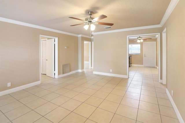 5249 NE 4TH Terrace, Oakland Park FL 33334 - Oakland Park, FL - Photo 4