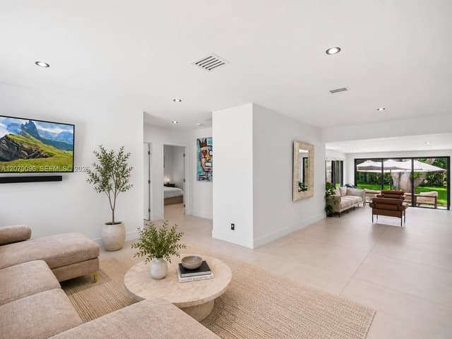 14324 Garden Dr, Miami FL 33168 - Miami, FL - Photo 3