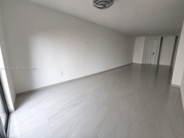 9229 W 33rd Way, Hialeah FL 33018 - Hialeah, FL - Photo 5