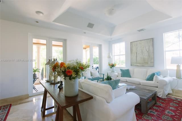 335 W Enid Dr, Key Biscayne FL 33149 - Key Biscayne, FL - Photo 2
