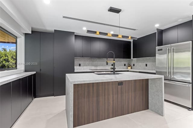 200 N 52nd Ave, Hollywood FL 33021 - Hollywood, FL - Photo 3