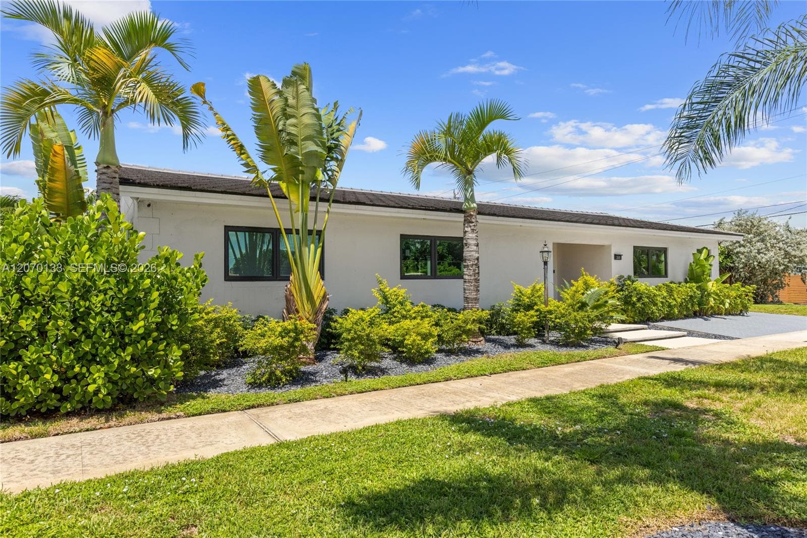 200 N 52nd Ave, Hollywood FL 33021 - Hollywood, FL - Photo 1