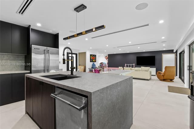 200 N 52nd Ave, Hollywood FL 33021 - Hollywood, FL - Photo 4