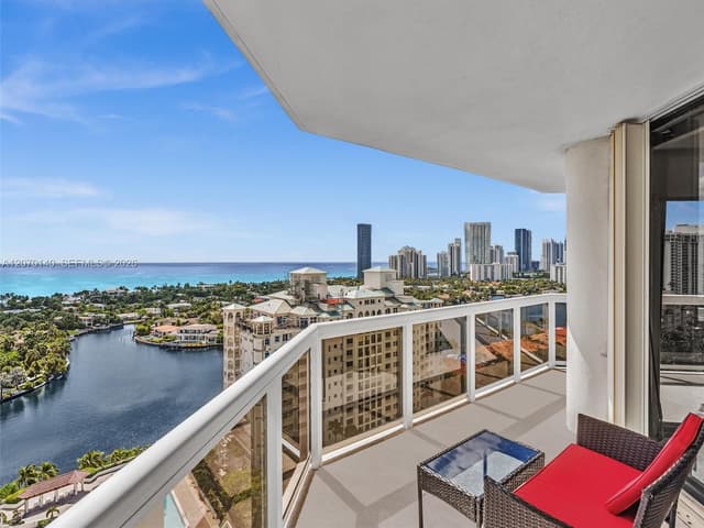 20185 E Country Club Dr # 2101, Aventura FL 33180 - Aventura, FL - Photo 2