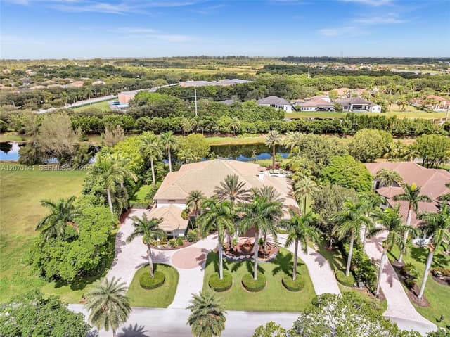 3828 Pine Lake Dr, Weston FL 33332 - Weston, FL - Photo 4