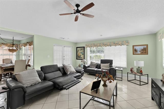 15735 SW 153rd Ave, Miami FL 33187 - Miami, FL - Photo 6