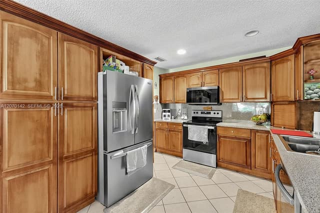 15735 SW 153rd Ave, Miami FL 33187 - Miami, FL - Photo 7