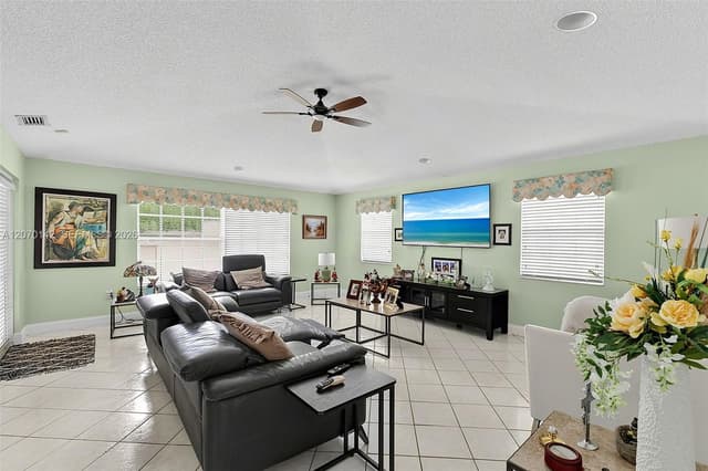 15735 SW 153rd Ave, Miami FL 33187 - Miami, FL - Photo 3