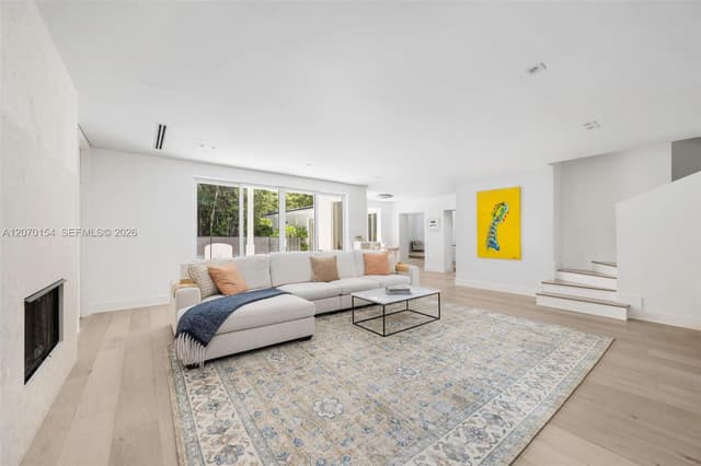1015 Bayamo Ave, Coral Gables FL 33146 - Coral Gables, FL - Photo 2
