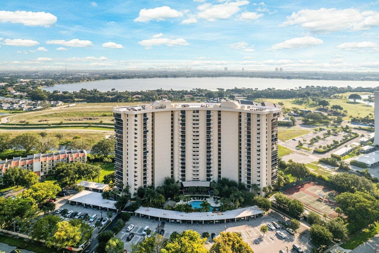 2450 PRESIDENTIAL Way # 1606, West Palm Beach FL 33401 - West Palm Beach, FL - Photo 1