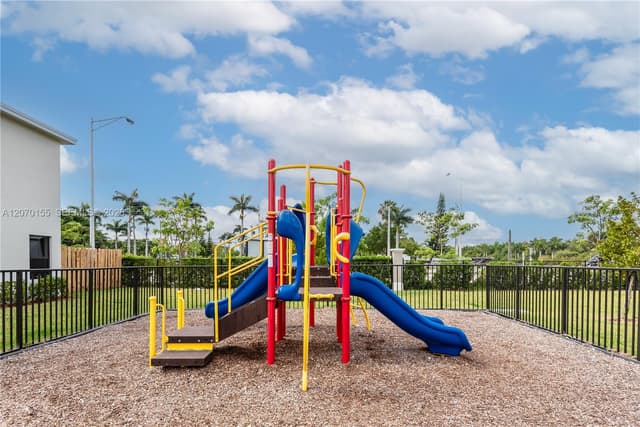302 NE 1st Dr # 302, Florida City FL 33034 - Florida City, FL - Photo 4