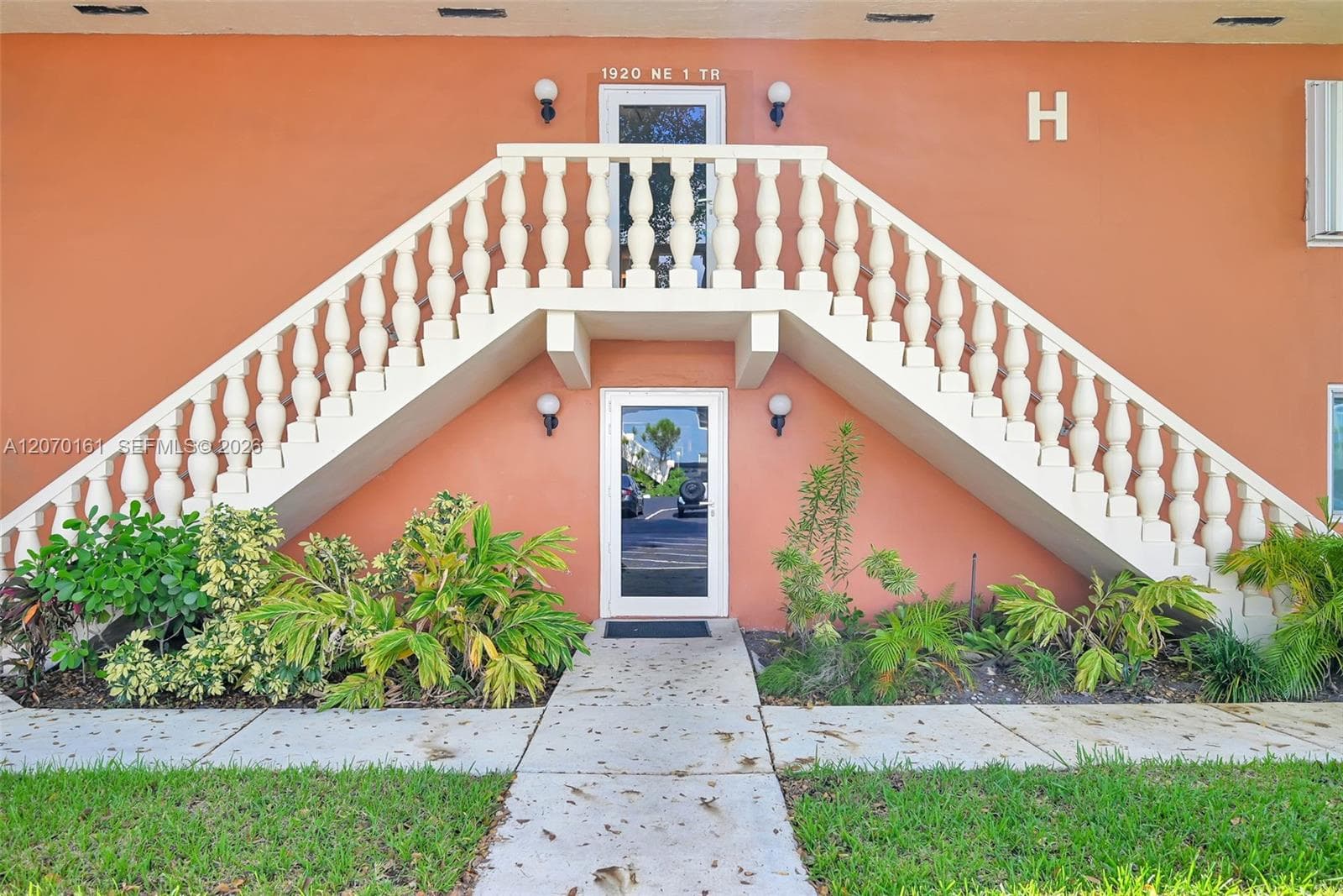 1920 NE 1st Ter # 109H, Wilton Manors FL 33305 - Wilton Manors, FL - Photo 1