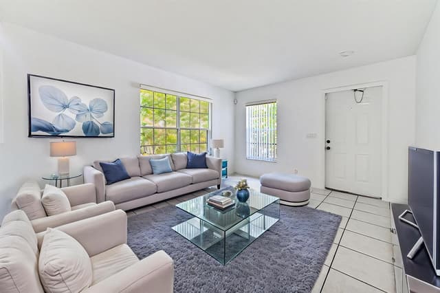 4268 Pine Hollow Circle, FL 33463 - Photo 5