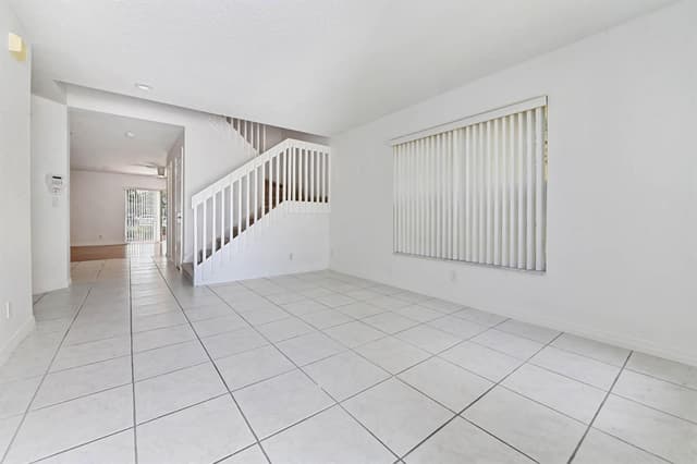 4268 Pine Hollow Circle, FL 33463 - Photo 4