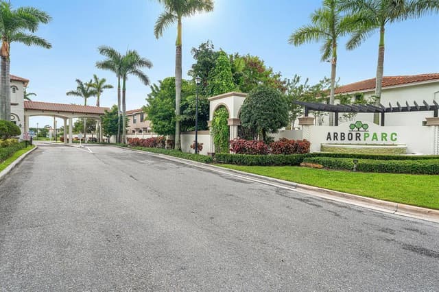 4414 HEMLOCK Drive, Riviera Beach FL 33410 - Riviera Beach, FL - Photo 3