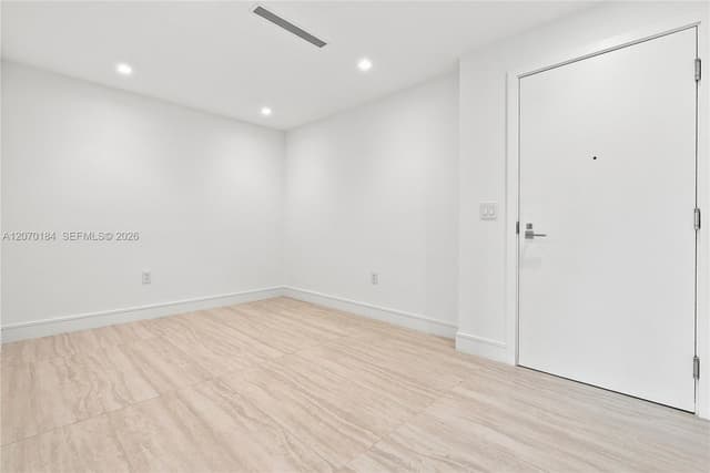 2411 Laguna Cir # 1402, Miami FL 33181 - Miami, FL - Photo 7