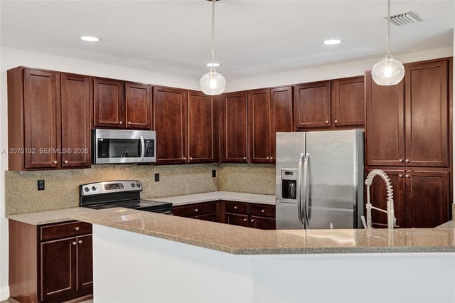 6079 Grand Cypress Cir W, Coconut Creek FL 33073 - Coconut Creek, FL - Photo 3