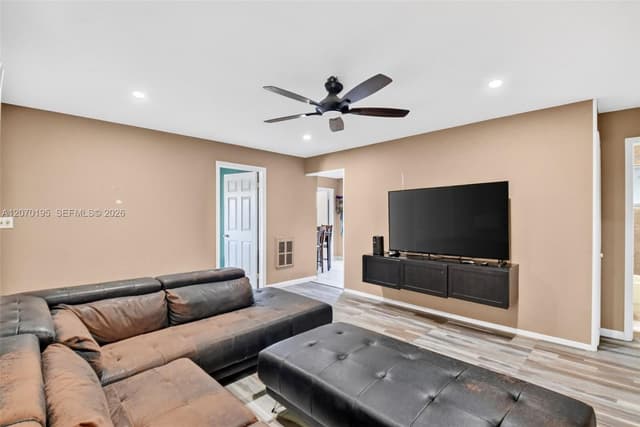 1572 Woodland Ave, West Palm Beach FL 33415 - West Palm Beach, FL - Photo 6