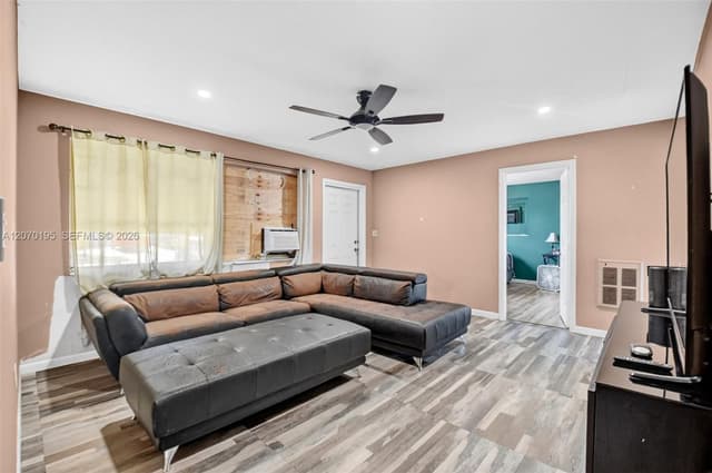 1572 Woodland Ave, West Palm Beach FL 33415 - West Palm Beach, FL - Photo 7