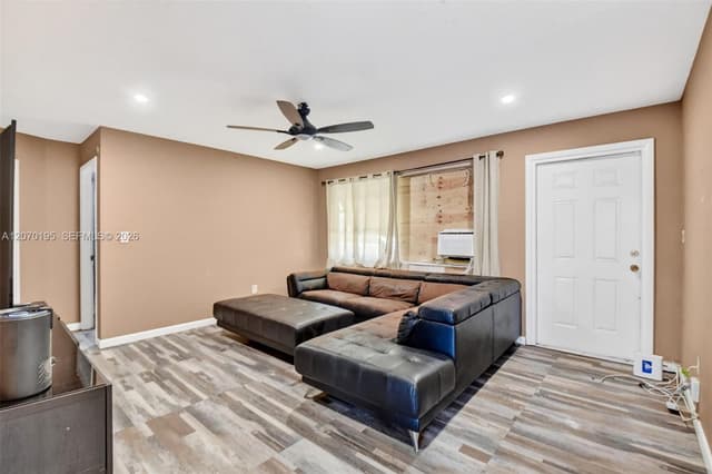 1572 Woodland Ave, West Palm Beach FL 33415 - West Palm Beach, FL - Photo 5