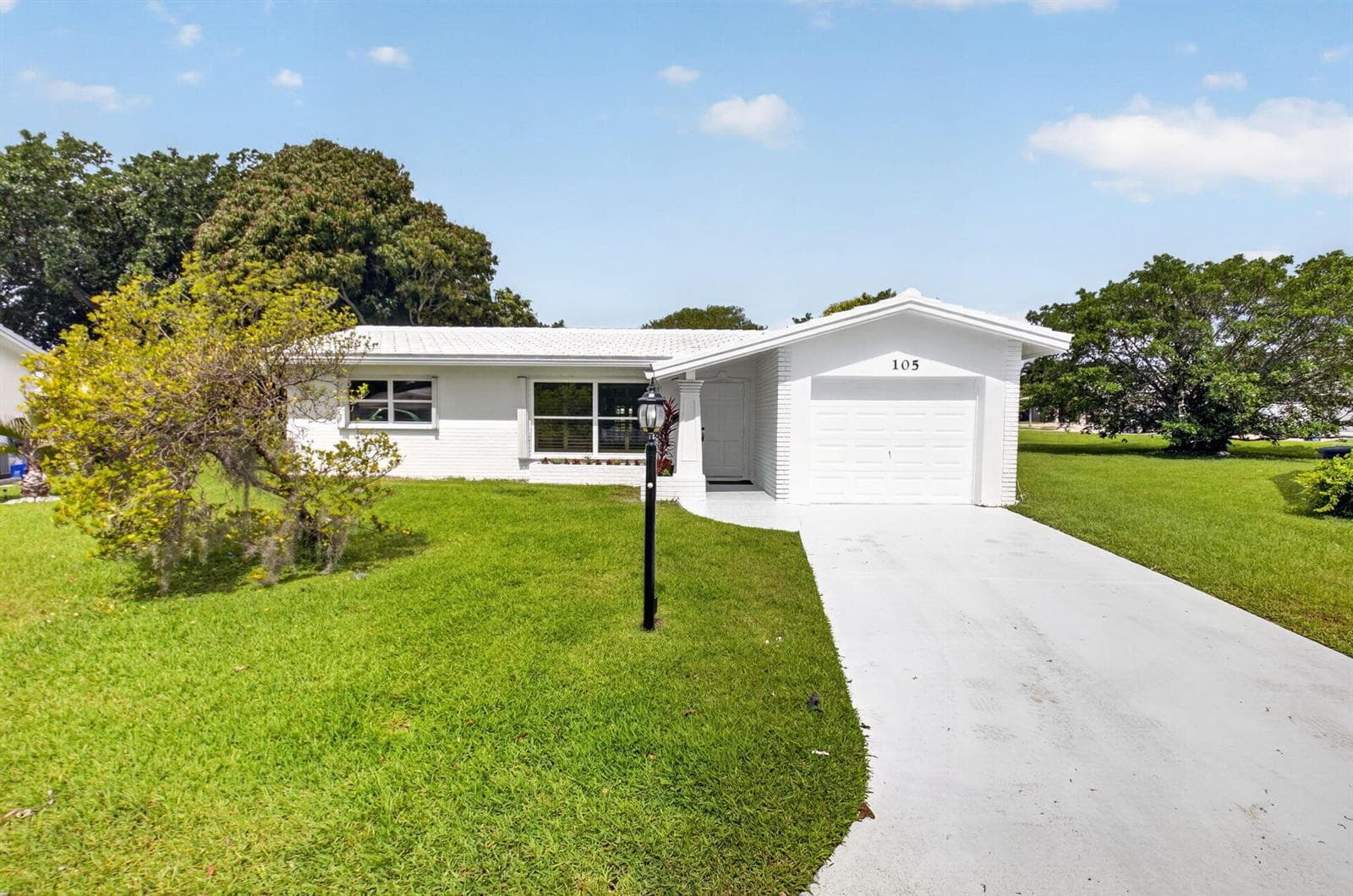 105 NW 8TH Place, Boynton Beach FL 33426 - Boynton Beach, FL - Photo 1
