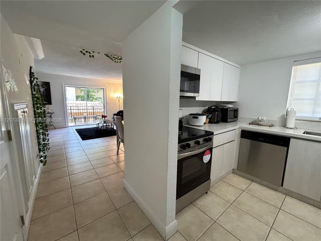 8500 SW 109th Ave # 220, Miami FL 33173 - Miami, FL - Photo 5