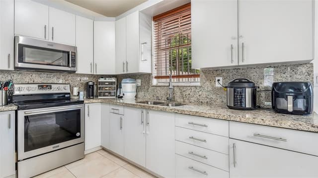 27255 SW 138th Ct, Homestead FL 33032 - Homestead, FL - Photo 5