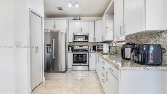 27255 SW 138th Ct, Homestead FL 33032 - Homestead, FL - Photo 4