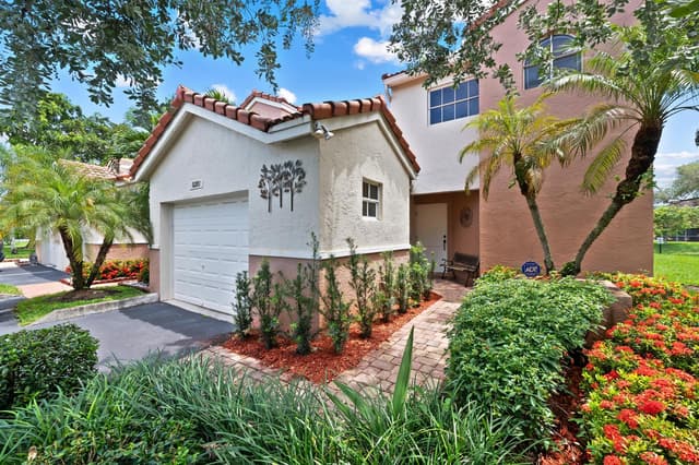 8211 NW 70th Street, Tamarac FL 33321 - Tamarac, FL - Photo 6
