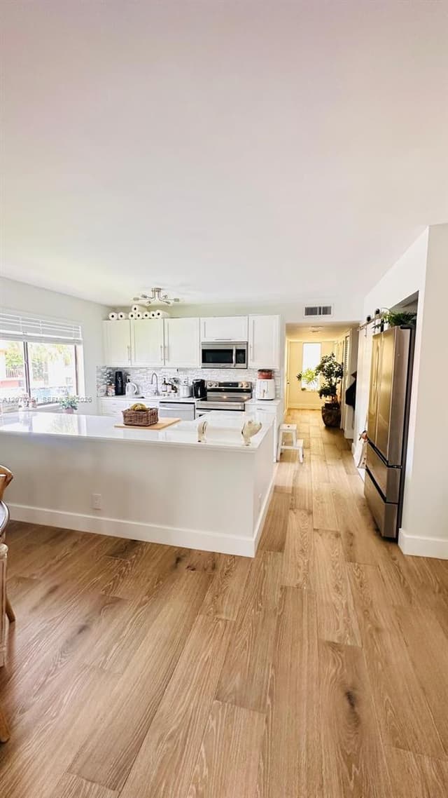 223 Lakeview Dr # 204, Weston FL 33326 - Weston, FL - Photo 4