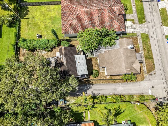 2100 SW 25th St, Miami FL 33133 - Miami, FL - Photo 7