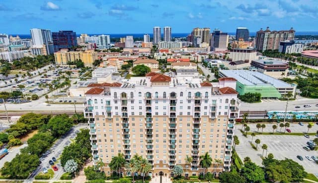 616 CLEARWATER PARK Road # 602, West Palm Beach FL 33401 - West Palm Beach, FL - Photo 2
