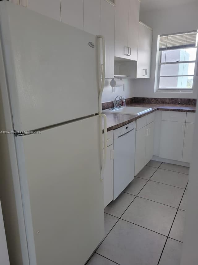 7620 Carlyle Ave # 604, Miami Beach FL 33141 - Miami Beach, FL - Photo 2