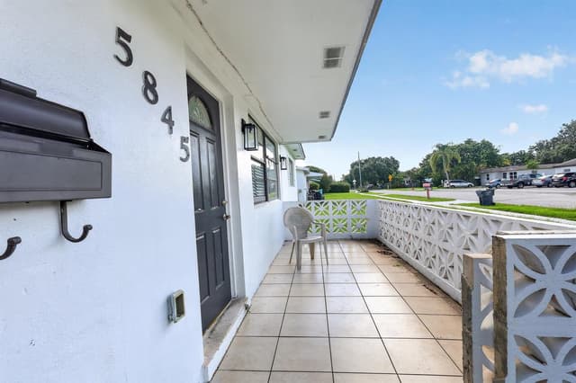 5845 ARTHUR Street, Hollywood FL 33021 - Hollywood, FL - Photo 3