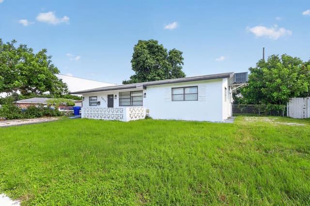 5845 ARTHUR Street, Hollywood FL 33021 - Hollywood, FL - Photo 5