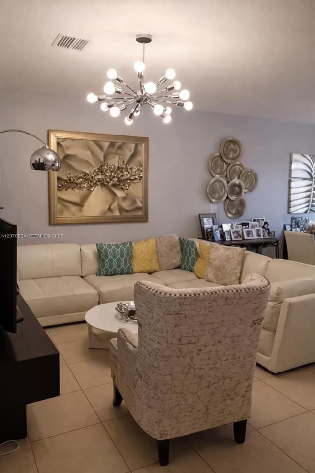 426 NE 194th Ter, Miami FL 33179 - Miami, FL - Photo 2