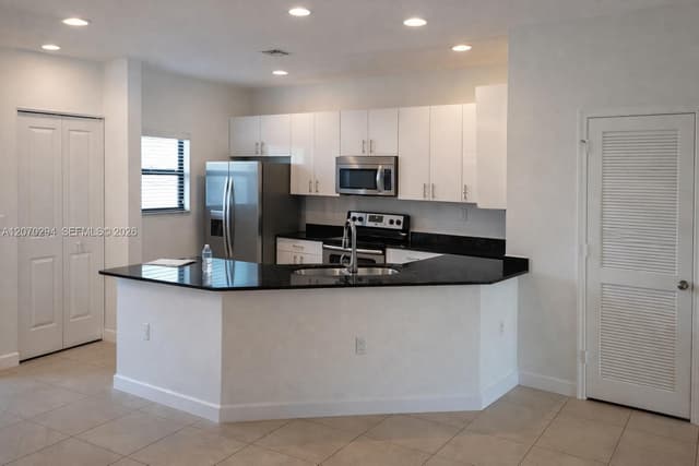 426 NE 194th Ter, Miami FL 33179 - Miami, FL - Photo 7