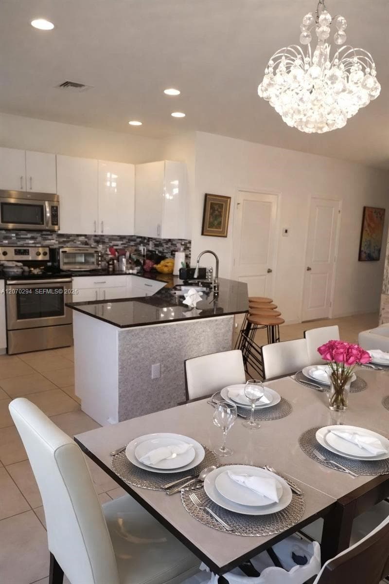426 NE 194th Ter, Miami FL 33179 - Miami, FL - Photo 1