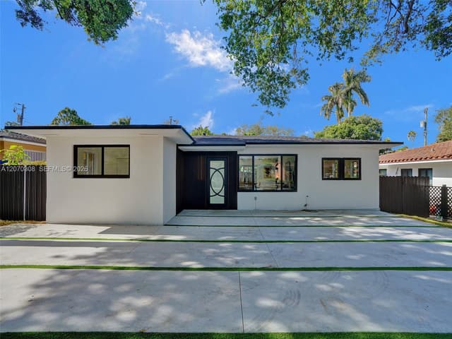 2380 NE 184th Ter, North Miami Beach FL 33160 - North Miami Beach, FL - Photo 2