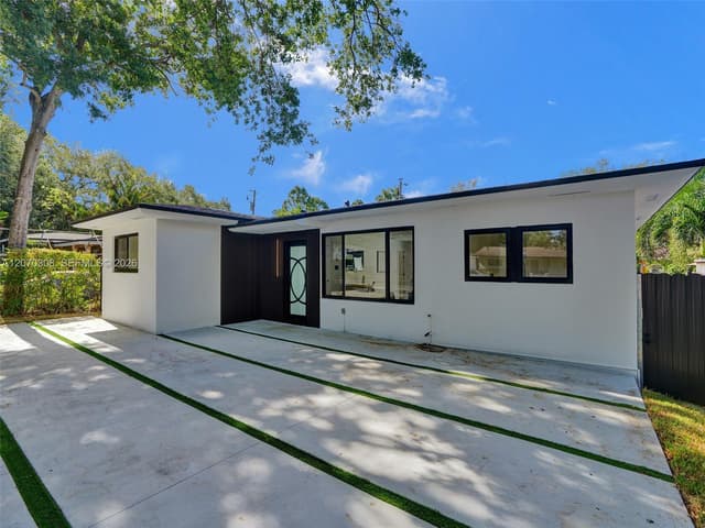 2380 NE 184th Ter, North Miami Beach FL 33160 - North Miami Beach, FL - Photo 6