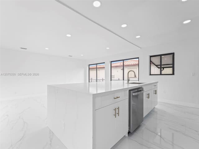 2500 SW 23rd Ter, Miami FL 33145 - Miami, FL - Photo 6