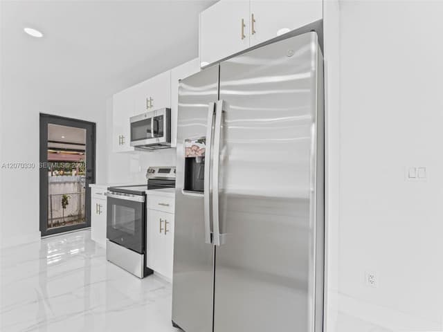 2500 SW 23rd Ter, Miami FL 33145 - Miami, FL - Photo 7