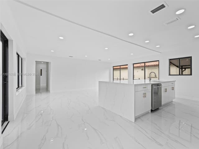 2500 SW 23rd Ter, Miami FL 33145 - Miami, FL - Photo 5