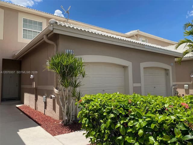 1809 Salerno Cir, Weston FL 33327 - Weston, FL - Photo 2