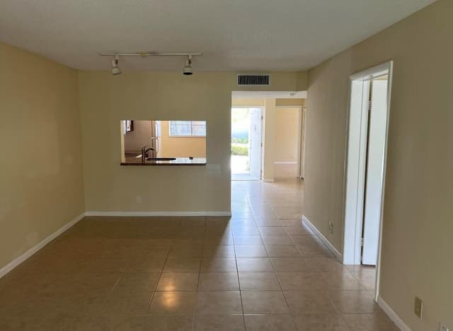 1256 S Military Trail # 911, Deerfield Beach FL 33442 - Deerfield Beach, FL - Photo 2