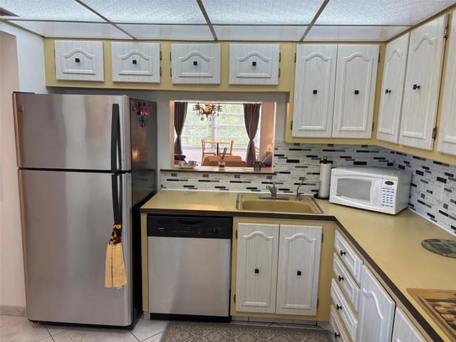 4050 NW 42ND Avenue # 415, Lauderdale Lakes FL 33319 - Lauderdale Lakes, FL - Photo 3