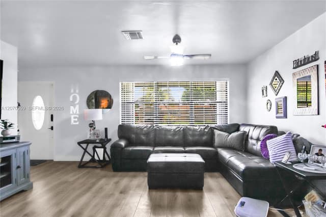7690 NW 16th Ct, Pembroke Pines FL 33024 - Pembroke Pines, FL - Photo 5