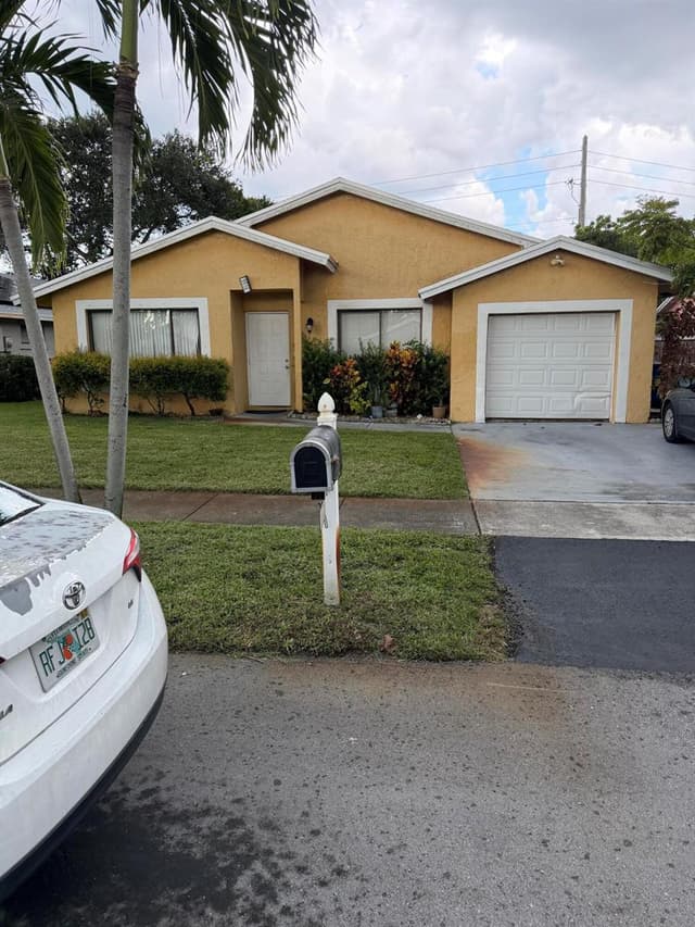 9616 NW 49TH Street, Sunrise FL 33351 - Sunrise, FL - Photo 2